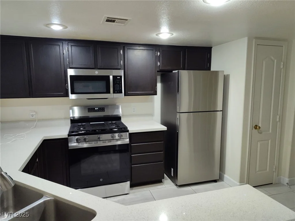 7400 Flamingo, Las Vegas, NV 89147