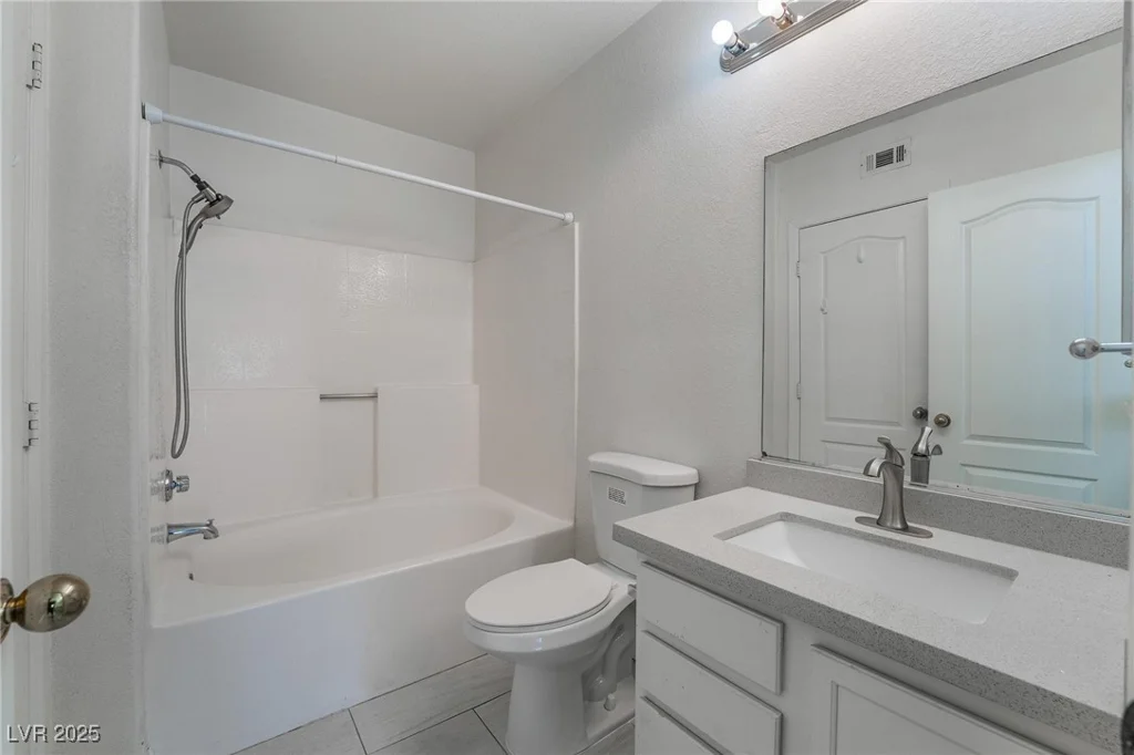 7400 Flamingo, Las Vegas, NV 89147