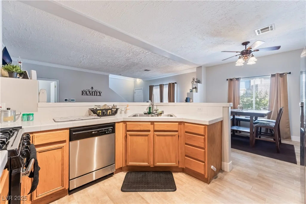2050 Los Feliz, Las Vegas, NV 89156