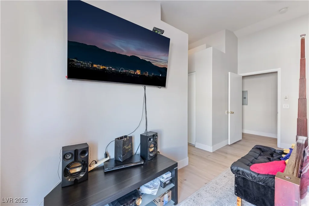 2050 Los Feliz, Las Vegas, NV 89156