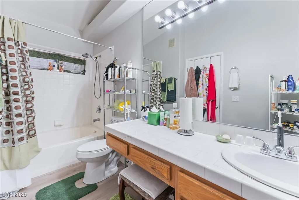 2050 Los Feliz, Las Vegas, NV 89156
