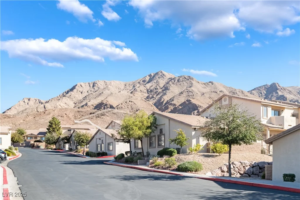 2050 Los Feliz, Las Vegas, NV 89156