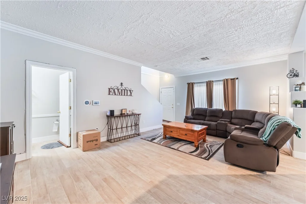 2050 Los Feliz, Las Vegas, NV 89156
