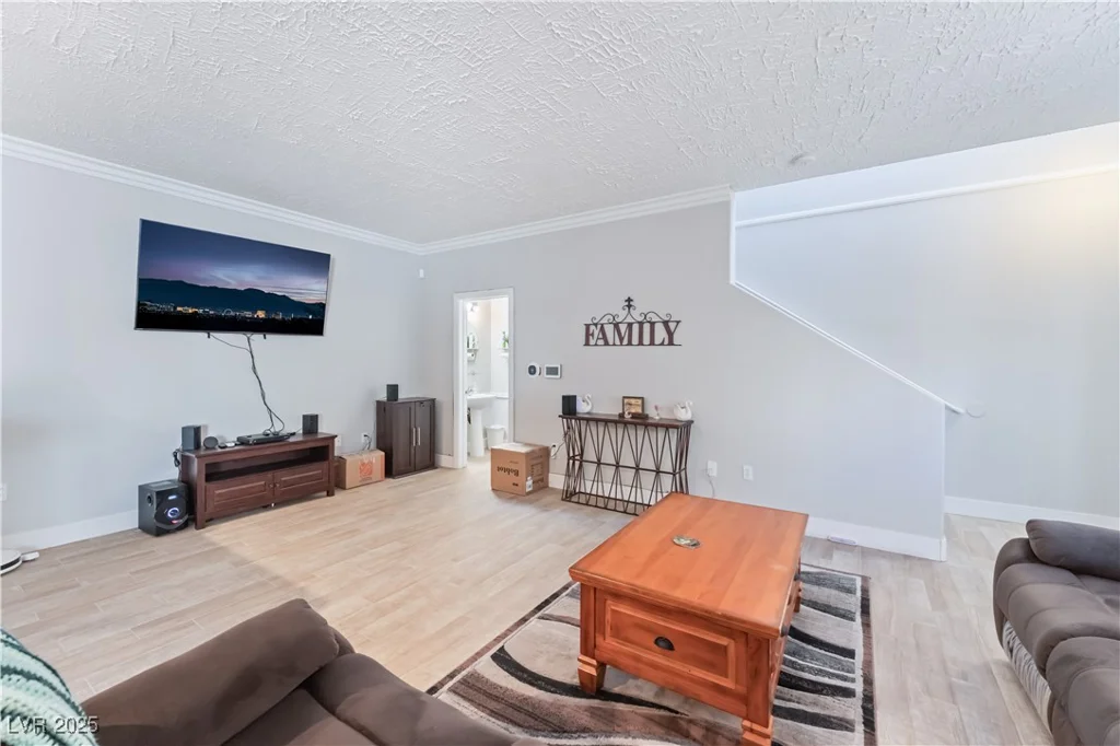 2050 Los Feliz, Las Vegas, NV 89156