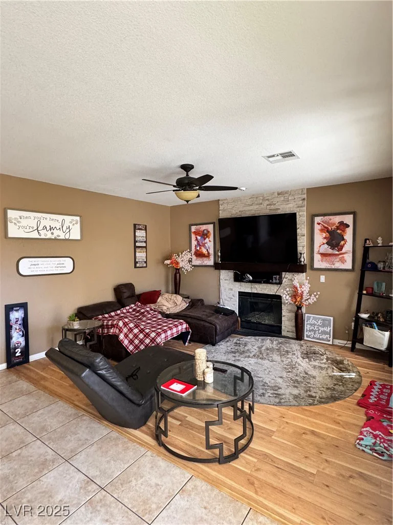 813 White Falcon, Las Vegas, NV 89144