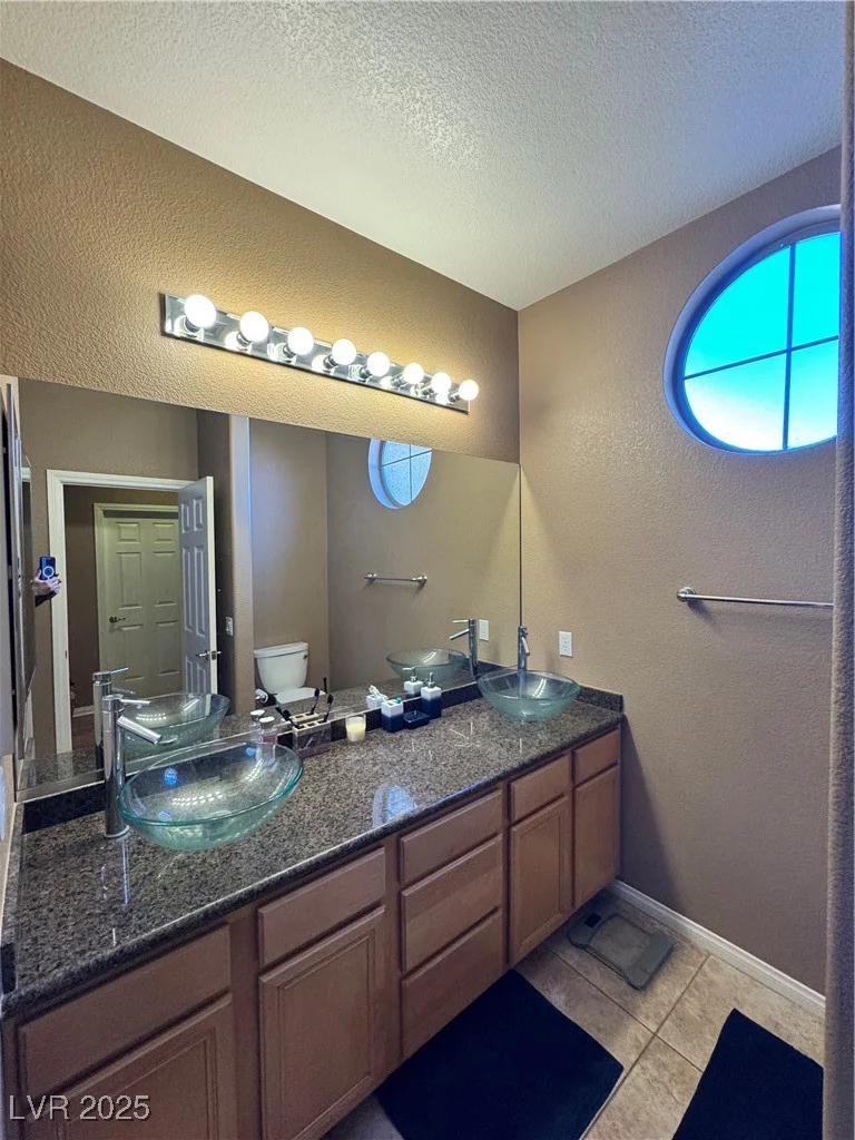 813 White Falcon, Las Vegas, NV 89144