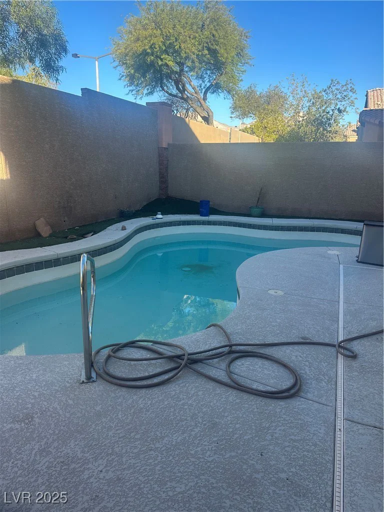 813 White Falcon, Las Vegas, NV 89144