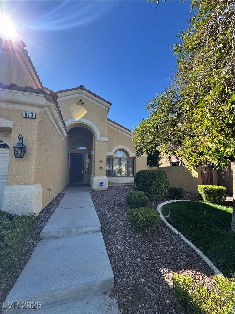 813 White Falcon, Las Vegas, NV 89144