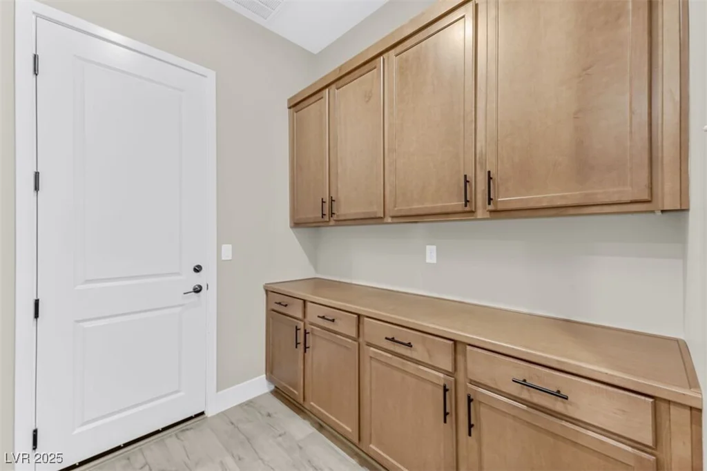 669 Stowell, Las Vegas, NV 89138