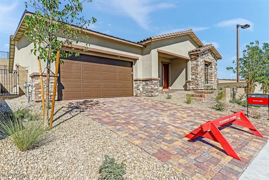669 Stowell, Las Vegas, NV 89138