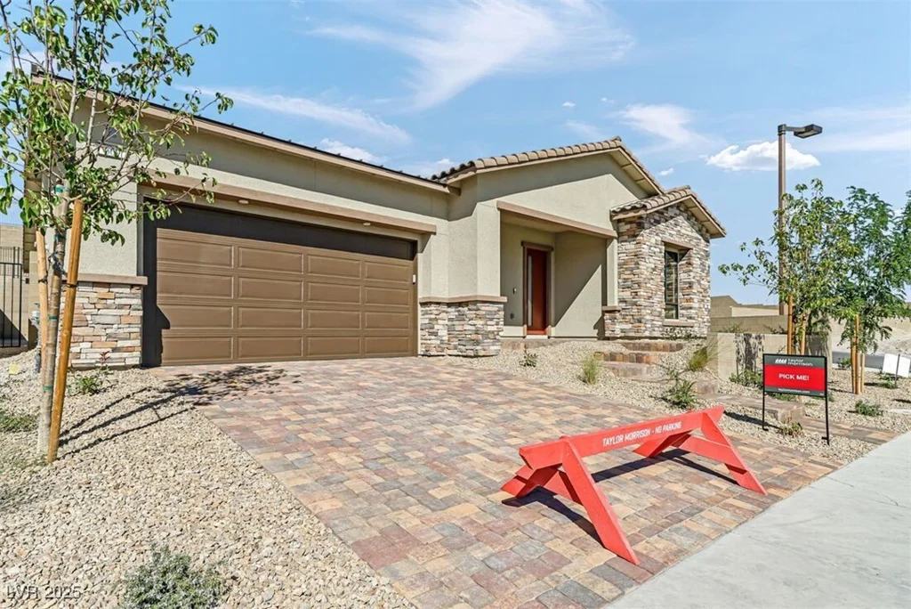 669 Stowell, Las Vegas, NV 89138