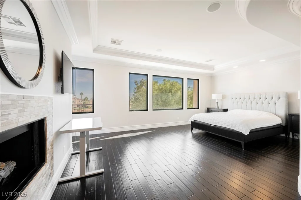 2486 Grassy Spring, Las Vegas, NV 89135