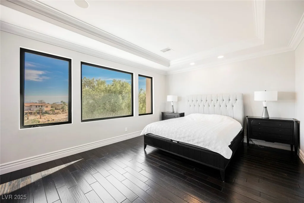 2486 Grassy Spring, Las Vegas, NV 89135