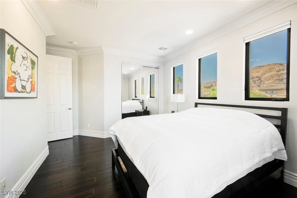 2486 Grassy Spring, Las Vegas, NV 89135