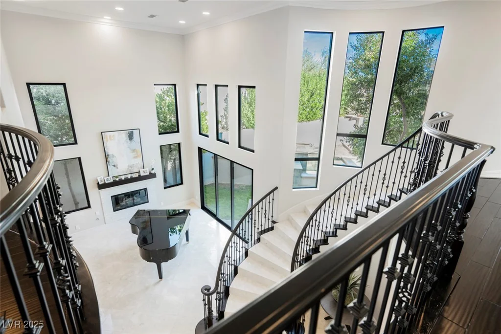 2486 Grassy Spring, Las Vegas, NV 89135