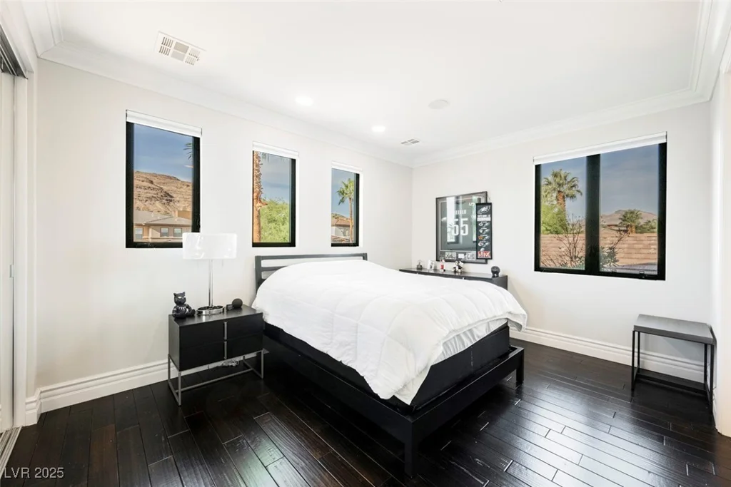 2486 Grassy Spring, Las Vegas, NV 89135