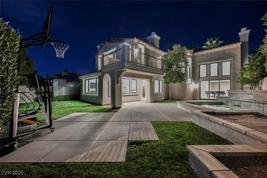 2486 Grassy Spring, Las Vegas, NV 89135
