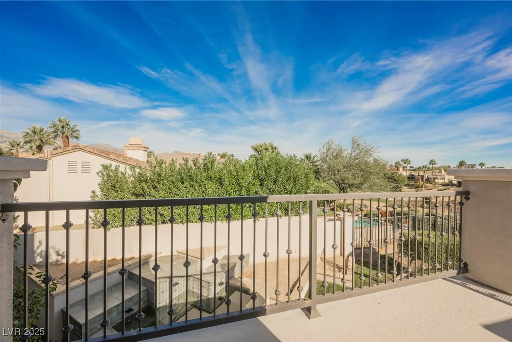 2486 Grassy Spring, Las Vegas, NV 89135