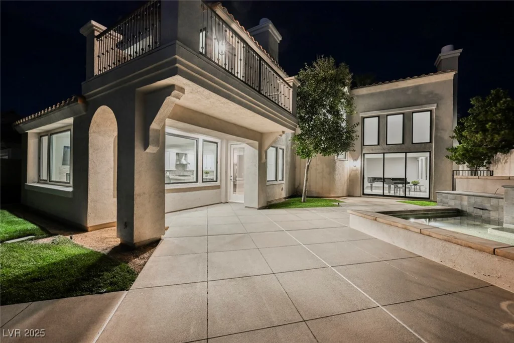 2486 Grassy Spring, Las Vegas, NV 89135