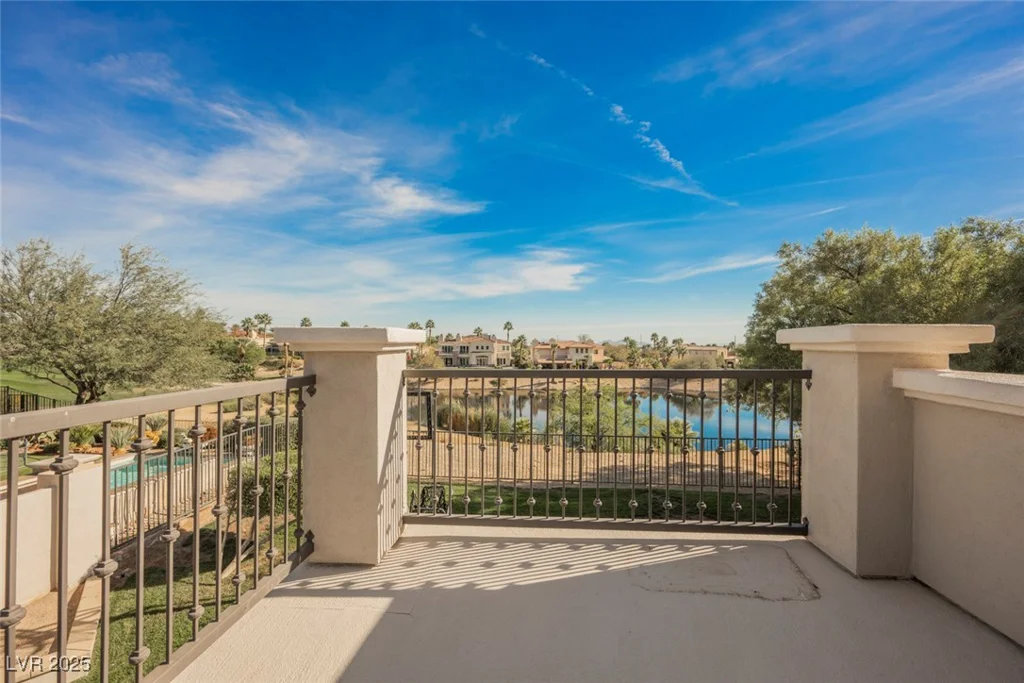 2486 Grassy Spring, Las Vegas, NV 89135