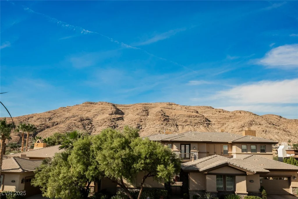 2486 Grassy Spring, Las Vegas, NV 89135