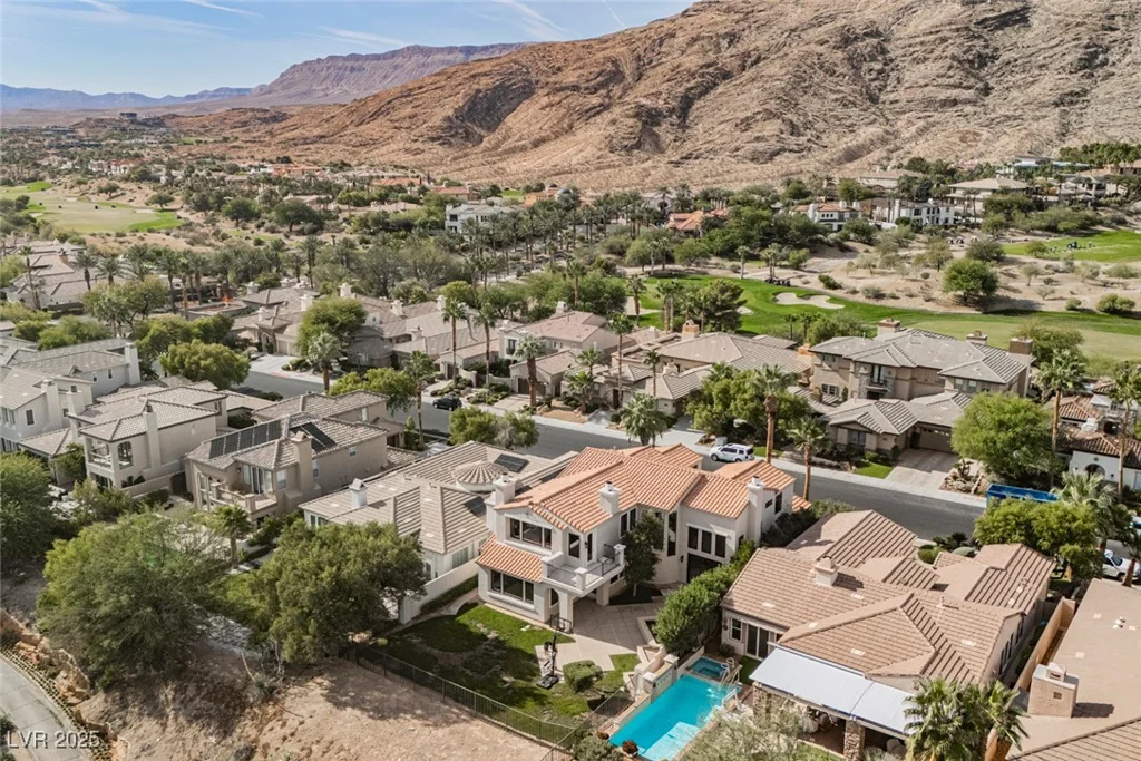 2486 Grassy Spring, Las Vegas, NV 89135