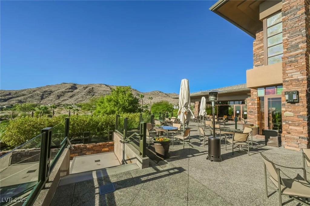 2486 Grassy Spring, Las Vegas, NV 89135