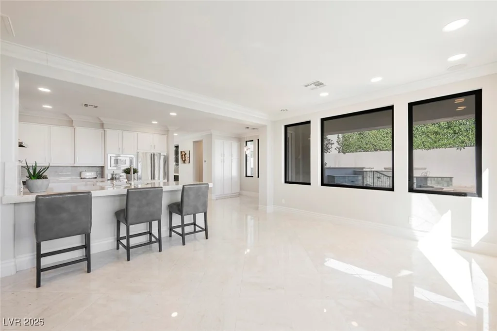 2486 Grassy Spring, Las Vegas, NV 89135