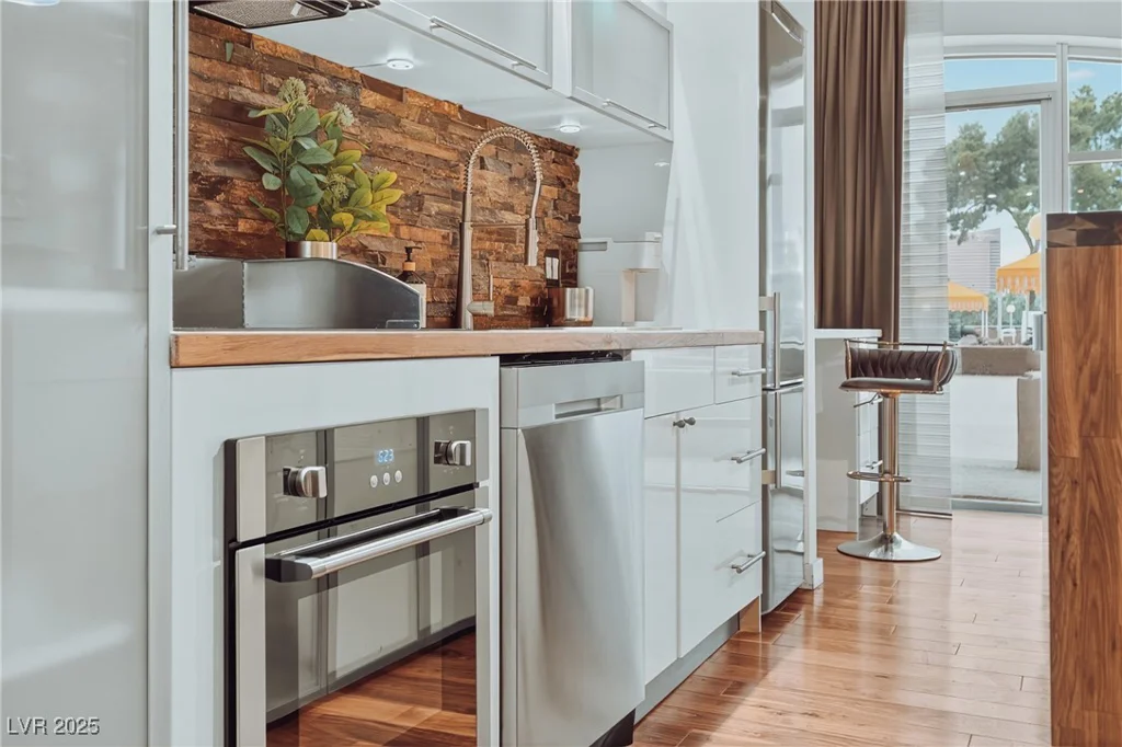 3111 Bel Air, Las Vegas, NV 89109