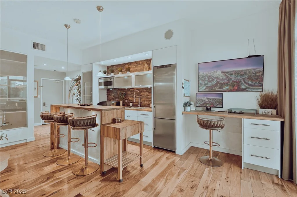 3111 Bel Air, Las Vegas, NV 89109