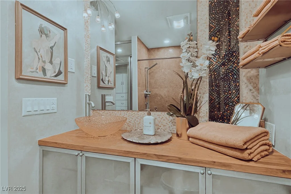3111 Bel Air, Las Vegas, NV 89109