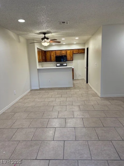 2121 Chertsey, Las Vegas, NV 89108