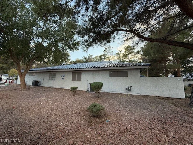 2121 Chertsey, Las Vegas, NV 89108