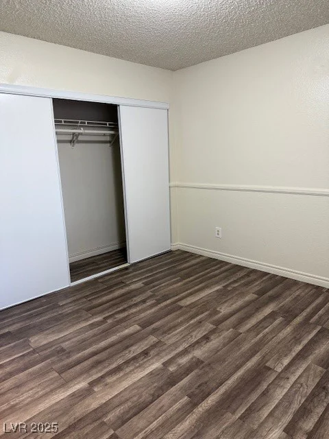 2121 Chertsey, Las Vegas, NV 89108