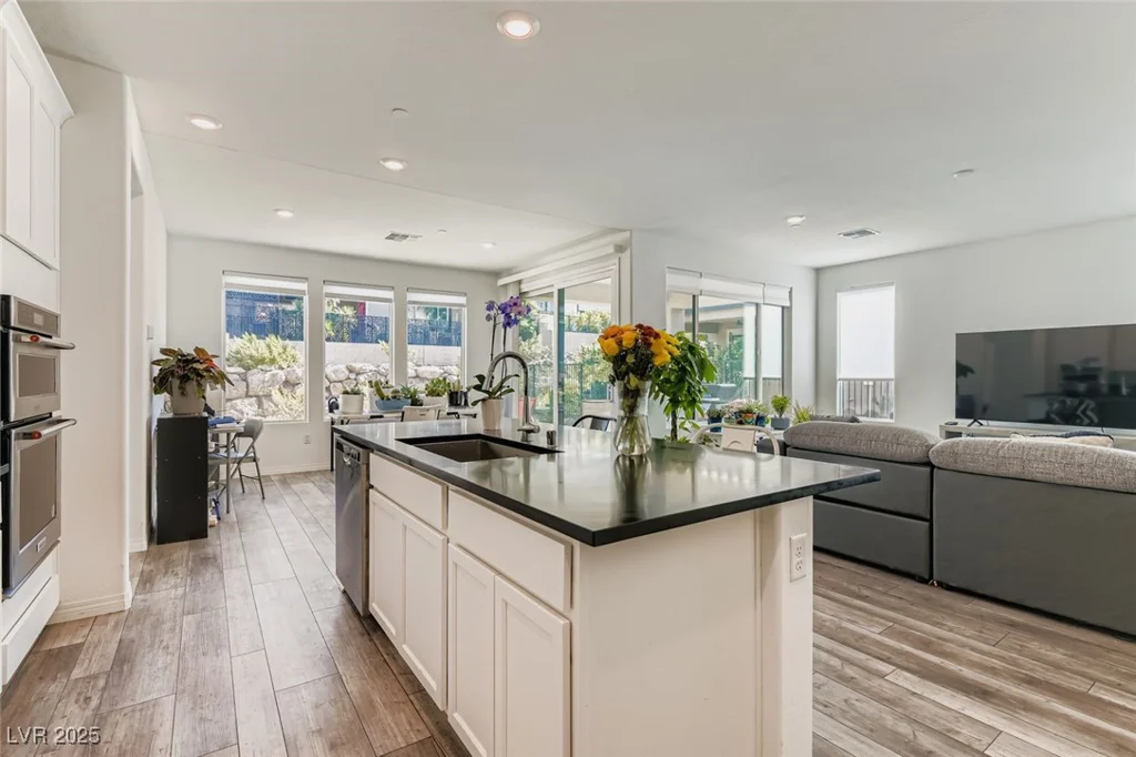 116 Lake Oasis, Henderson, NV 89011