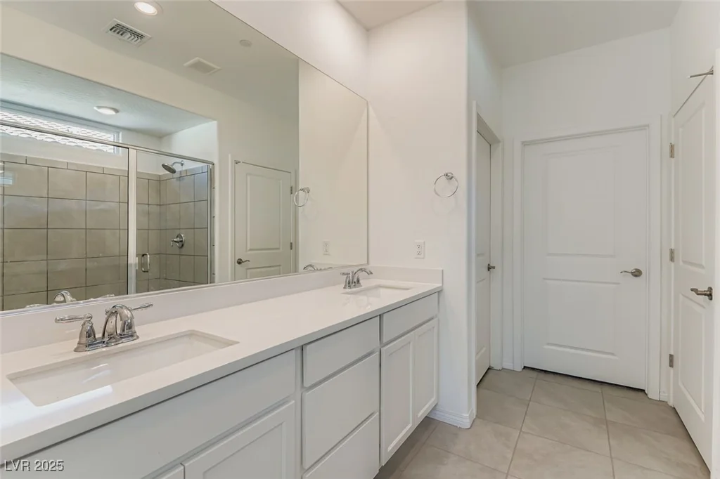 116 Lake Oasis, Henderson, NV 89011