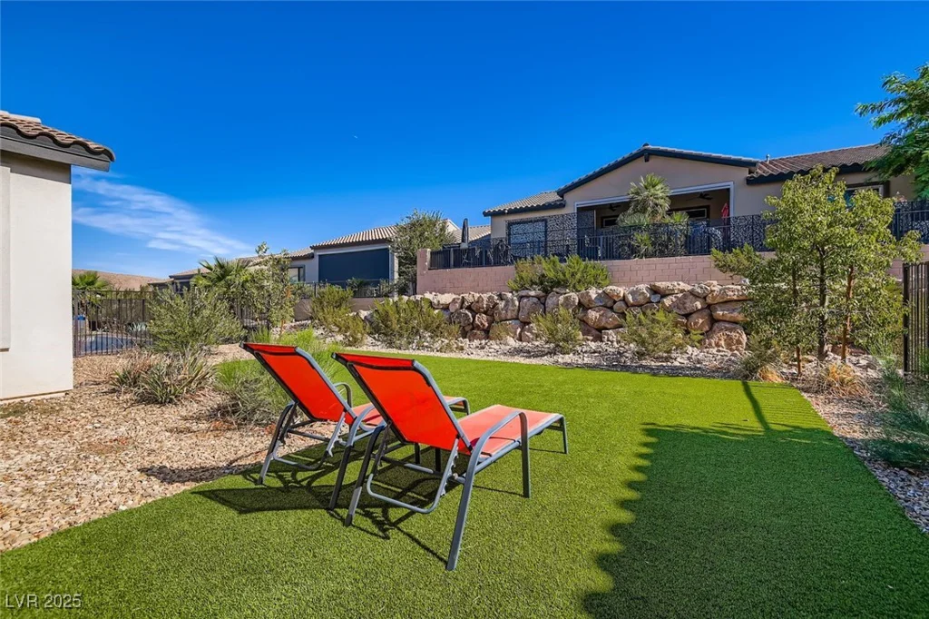 116 Lake Oasis, Henderson, NV 89011