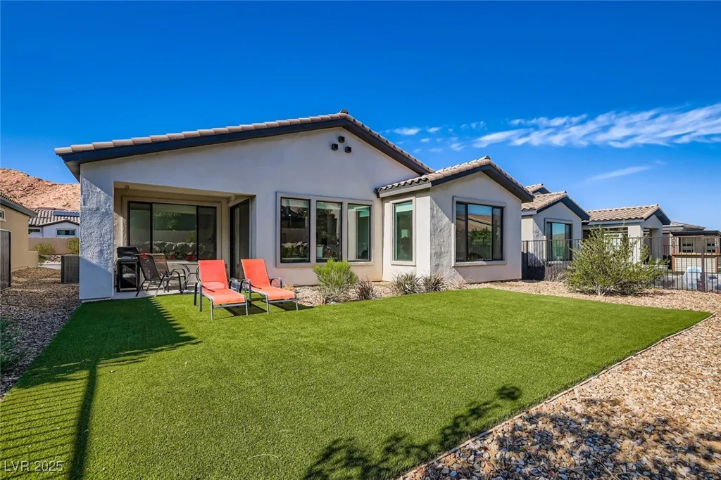 116 Lake Oasis, Henderson, NV 89011