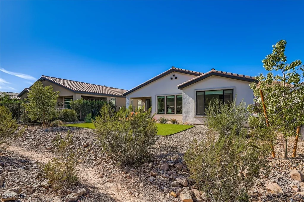 116 Lake Oasis, Henderson, NV 89011