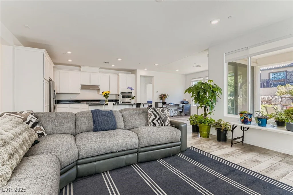 116 Lake Oasis, Henderson, NV 89011