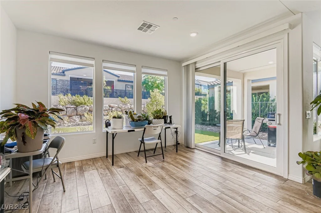 116 Lake Oasis, Henderson, NV 89011