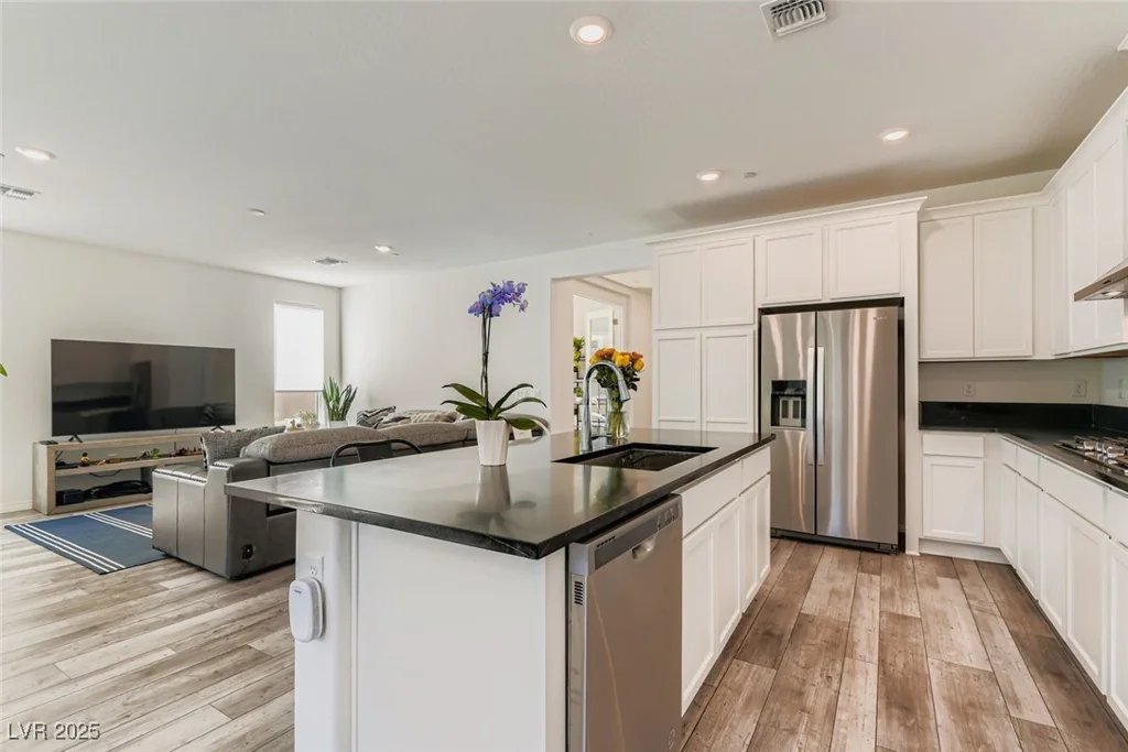 116 Lake Oasis, Henderson, NV 89011