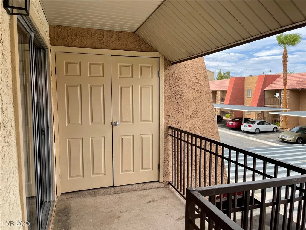 5427 Indian River, Las Vegas, NV 89103