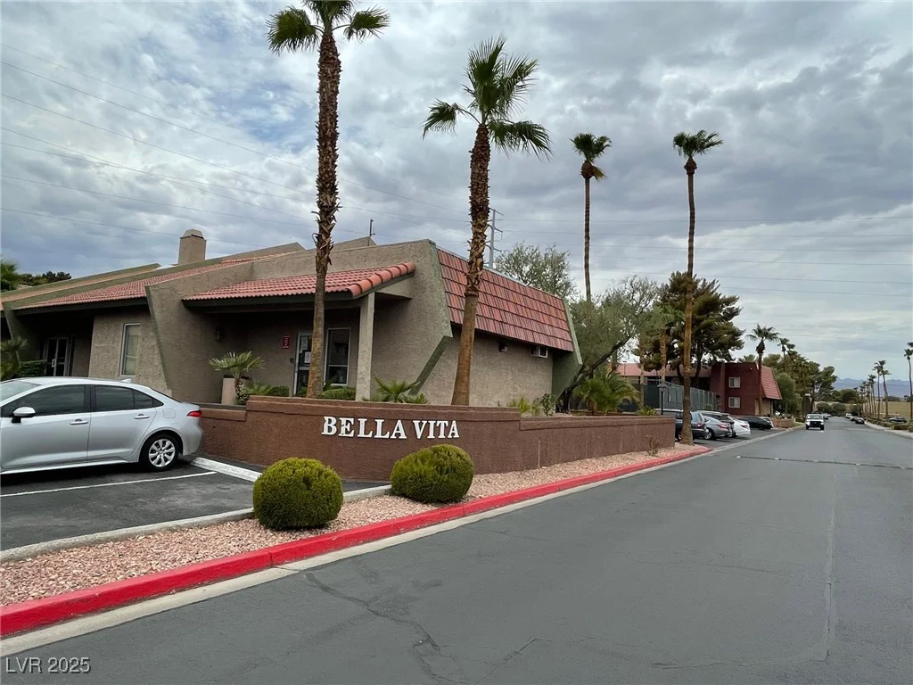 5427 Indian River, Las Vegas, NV 89103