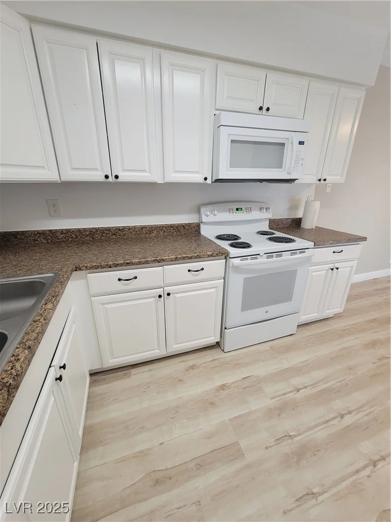 3151 Soaring Gulls, Las Vegas, NV 89128