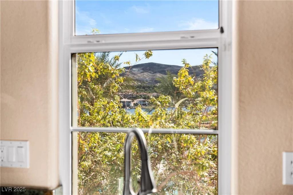8 Via Vita Bella, Henderson, NV 89011