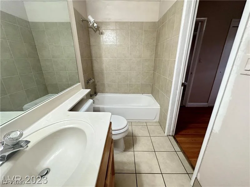 2013 Bracken, Las Vegas, NV 89104