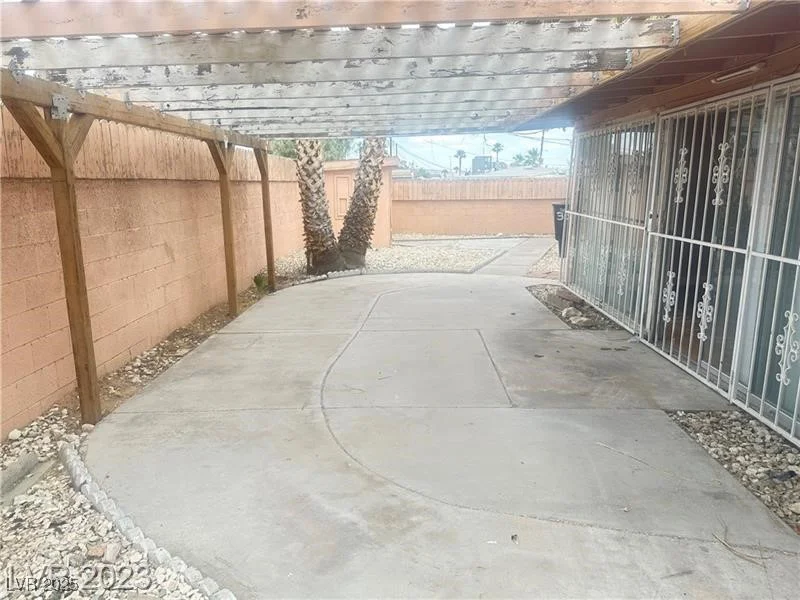 2013 Bracken, Las Vegas, NV 89104
