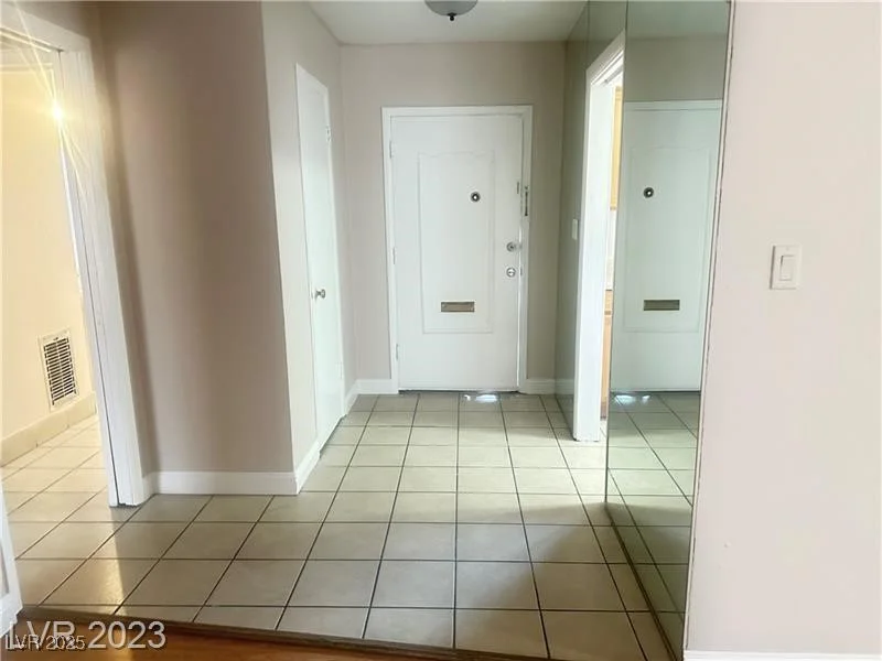 2013 Bracken, Las Vegas, NV 89104