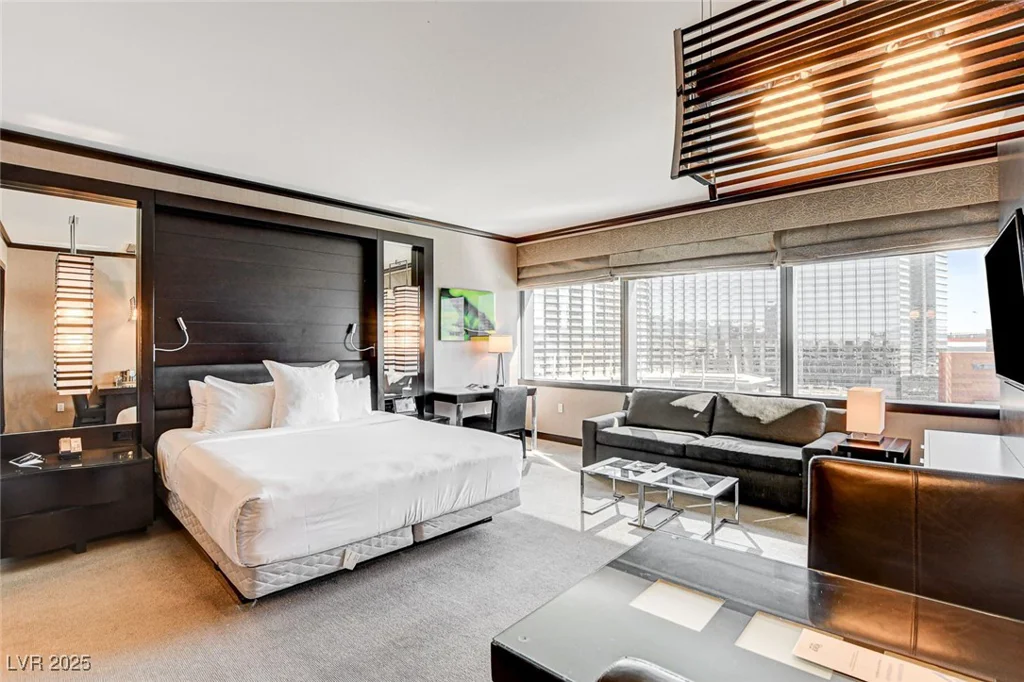 2600 Harmon, Las Vegas, NV 89158
